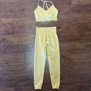 BNWT Yellow gymshark set